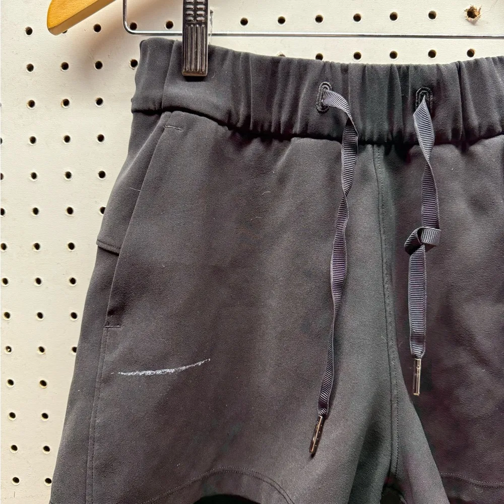 Lululemon  On The Fly Black Women's Shorts - Image 2