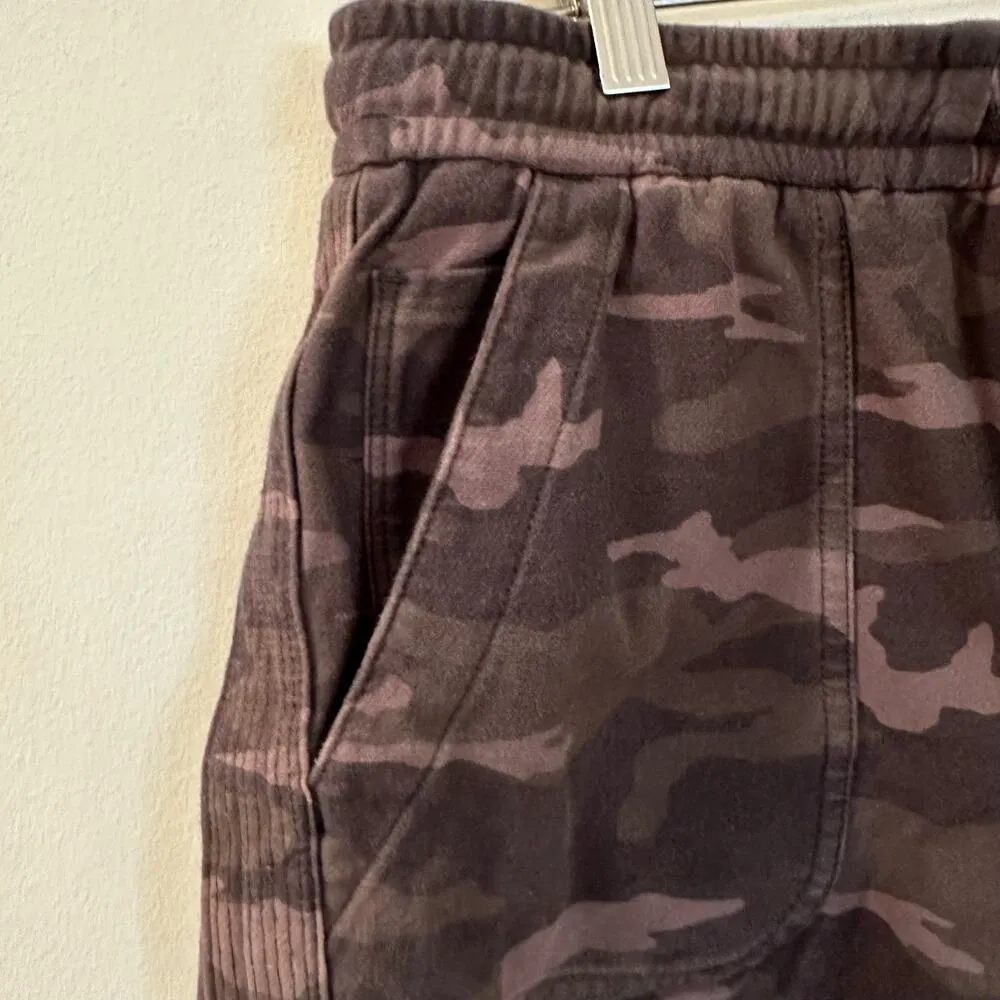 Athleta Farallon Short sz 4 Camo Print Women's Shorts Small - Image 6