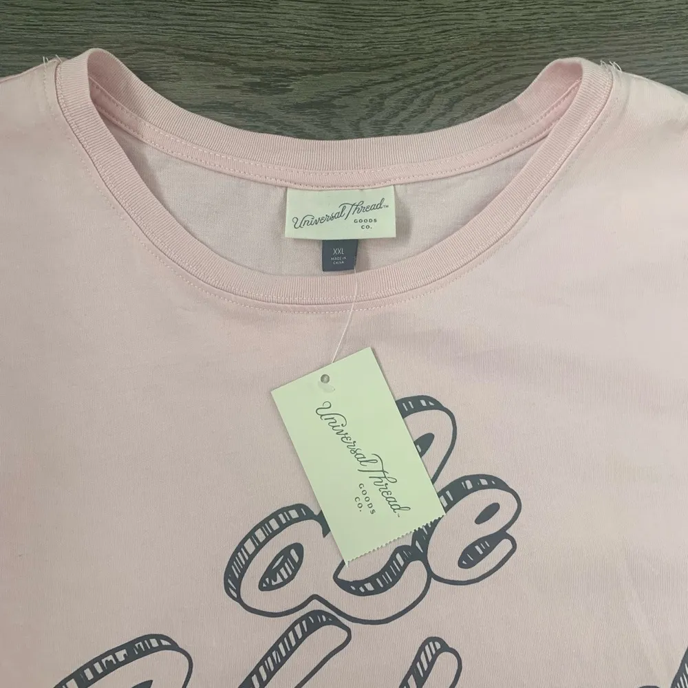 Universal Thread Le Weekend Short Sleeve Graphic T-Shirt - Size XXL - Pink - NWT - Image 8