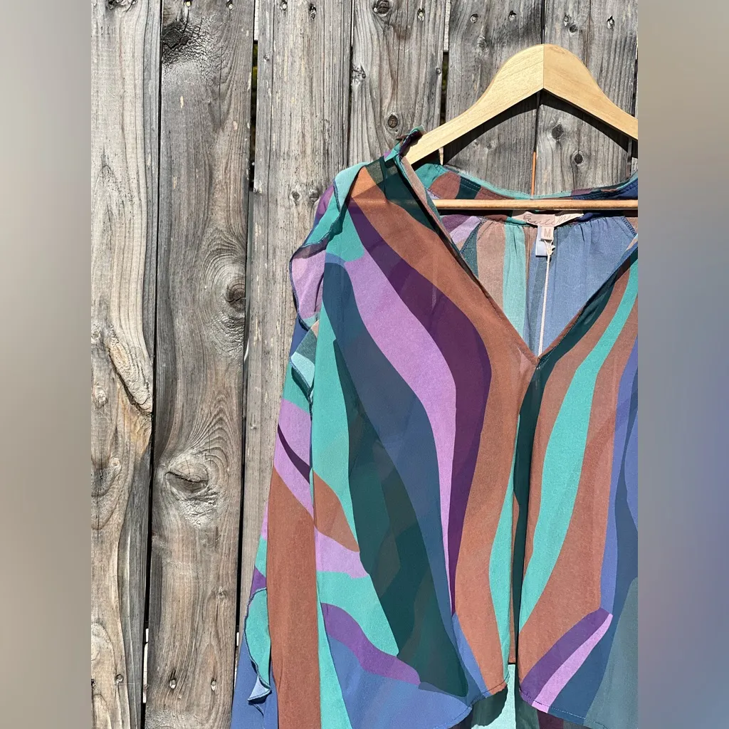 Hutch V-Neck Ruffle Hayes Top in a multicolor pattern NWT - Image 6