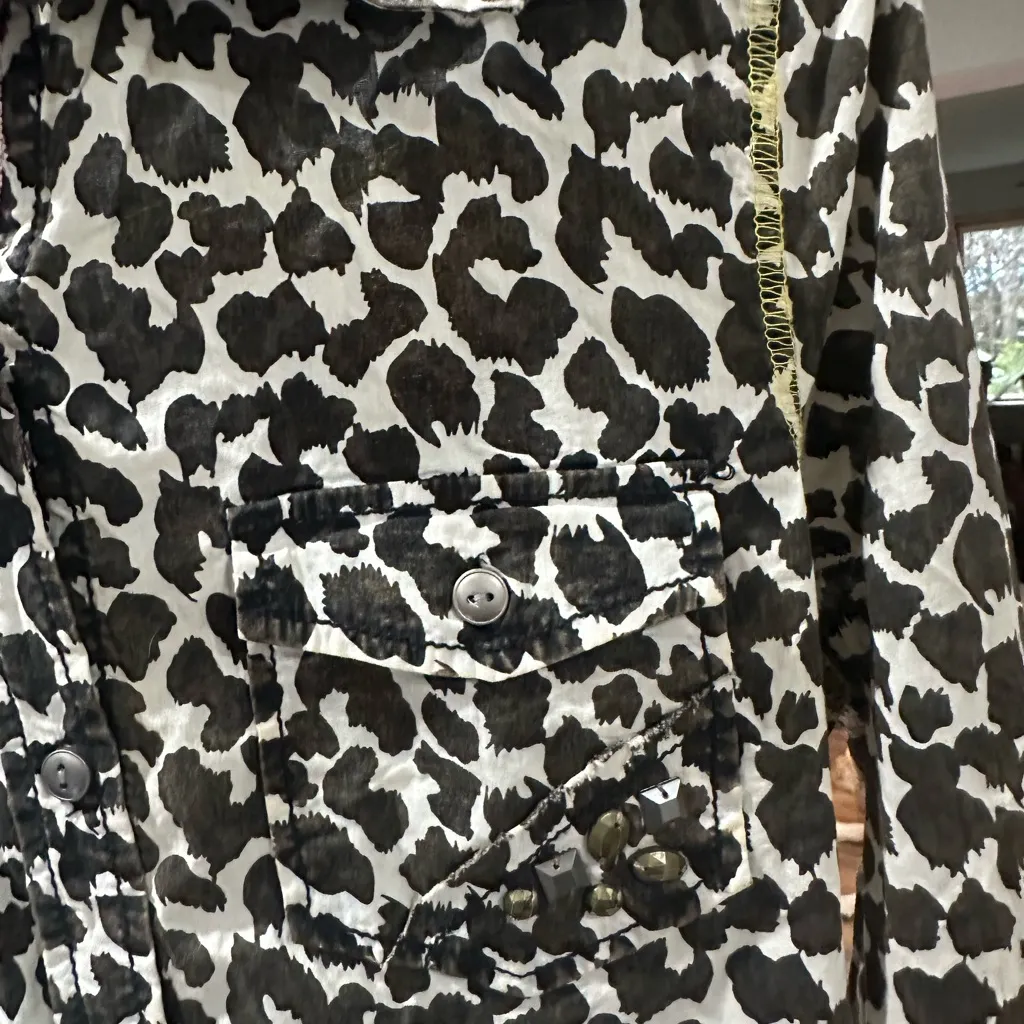 BKE Black and White Leopard Print Button Down Shirt- Like new!!! - Image 3