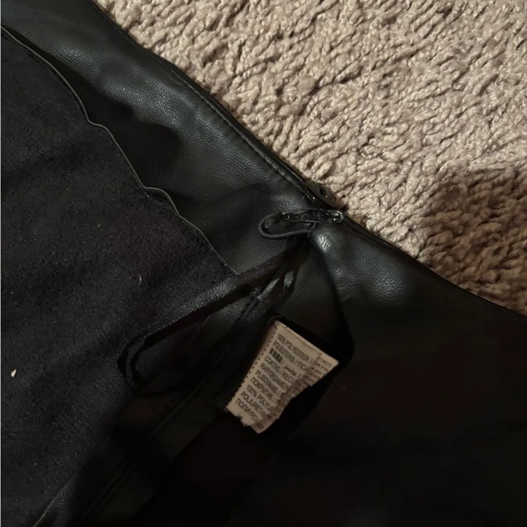 Elegant Black Leather wrap Skirt Size M - Image 4