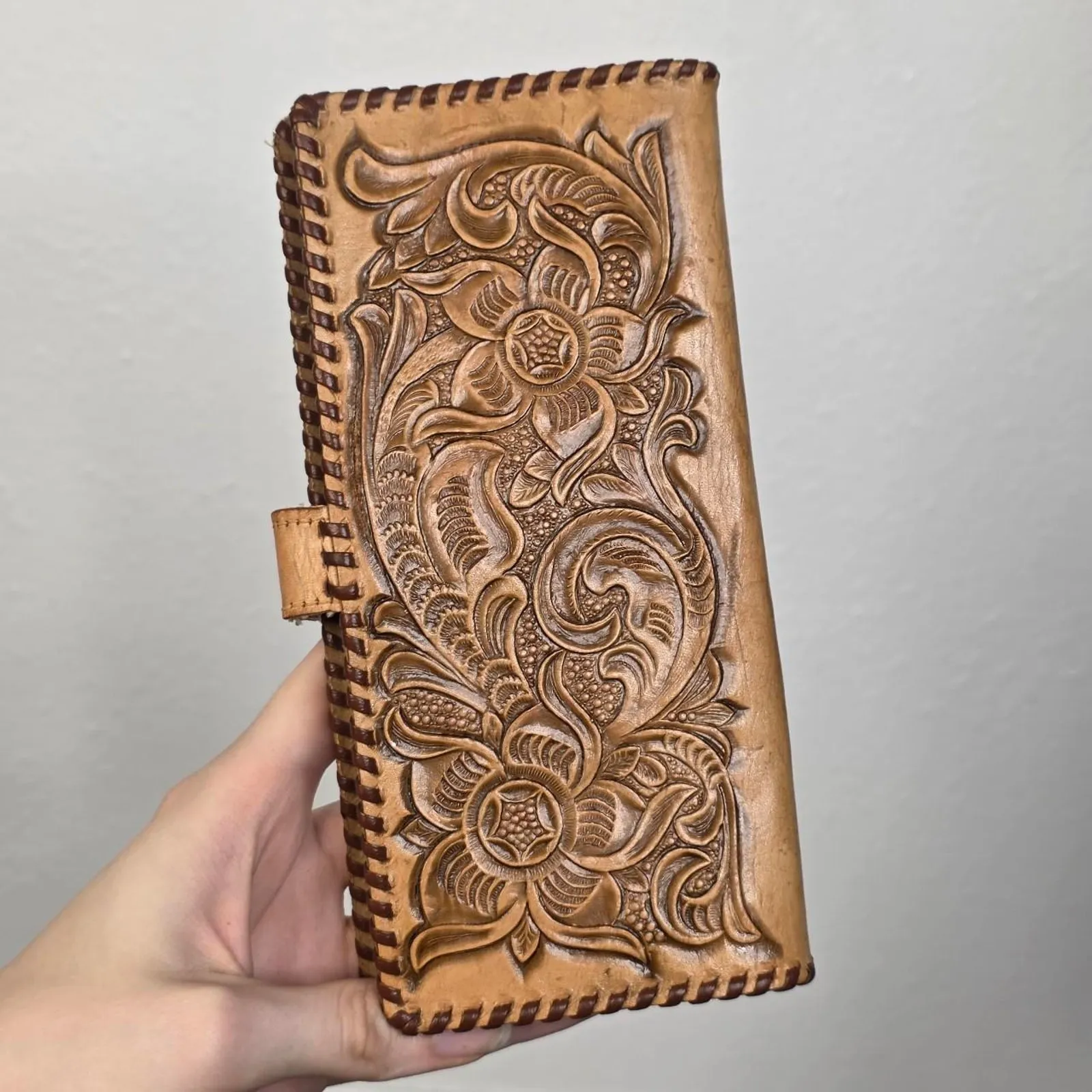 Vintage Hand Tooled Leather Western Wallet Film & Prop 1960s 1970s Deer Brown - Image 4