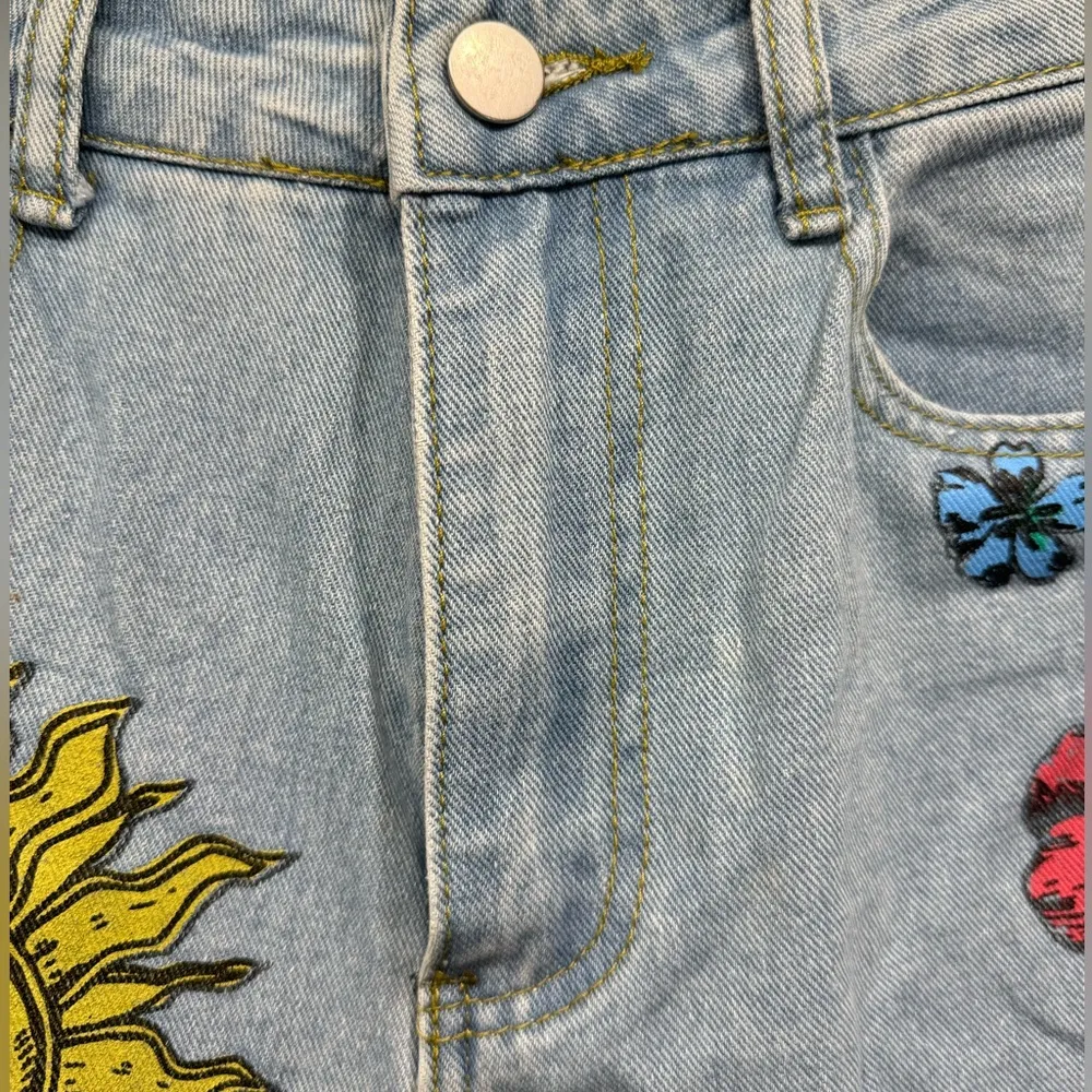 Destroyed Light Denim Sun & Tropical Flower Print High Rise Straight Leg Jeans - Image 9