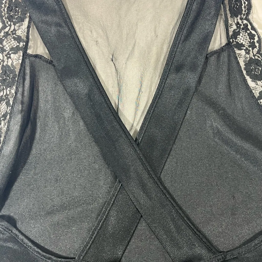 ADONNA LACE BEADED/SEQUIN LONG NIGHTGOWN CRISS CROSS BACK PREOWNED S‎ BLACK A-40 - Image 4