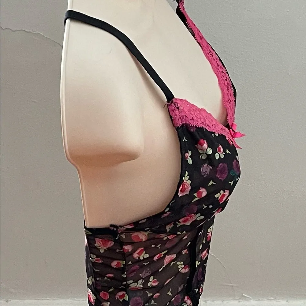 Floral black sheer pink lace trim spaghetti straps crop top, size S bohemian - Image 3