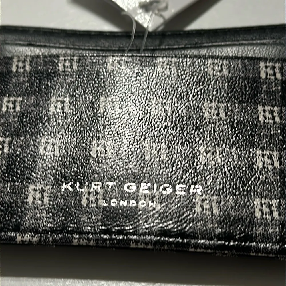 New  LONDON
card Holder - Image 4