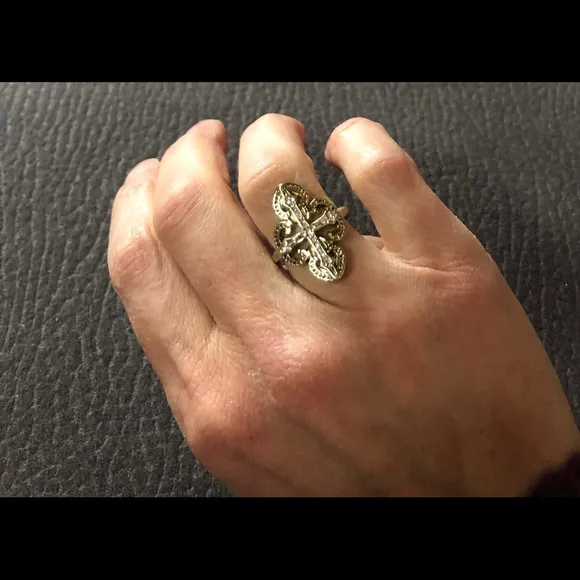 Vtge Cross Gold Tone Rhinestone Ring Size 6 - Image 2