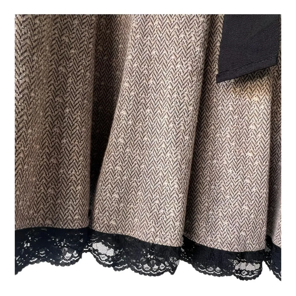 Women's trim tweed snow white skirt grey balck zipper in back - Image 3