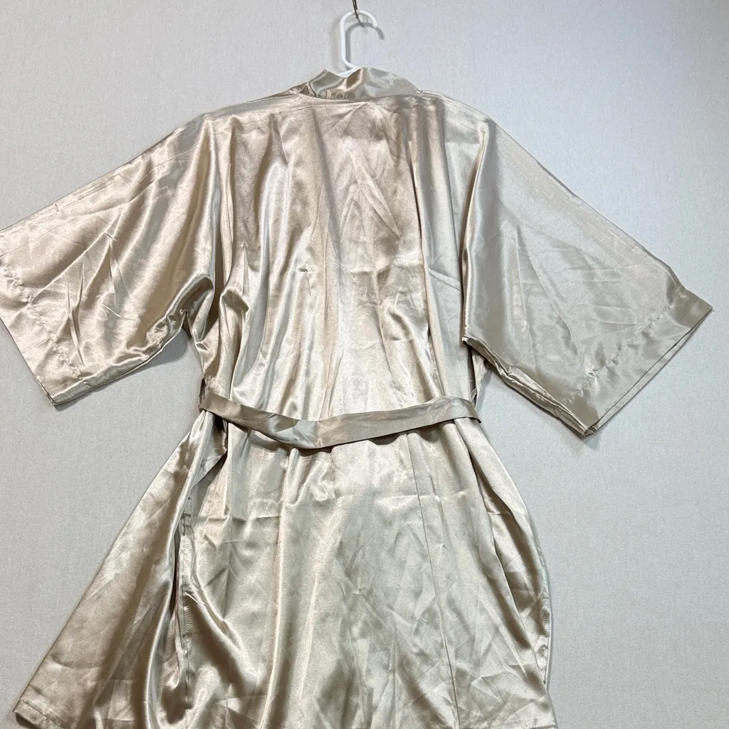 Elegant Satin Robe in Cream Size L - Image 5