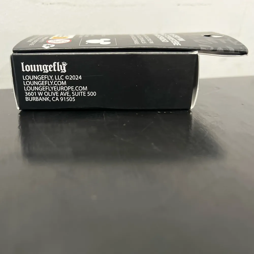 Loungefly Mickey Mouse & Friends flower pin - Pluto - Image 4