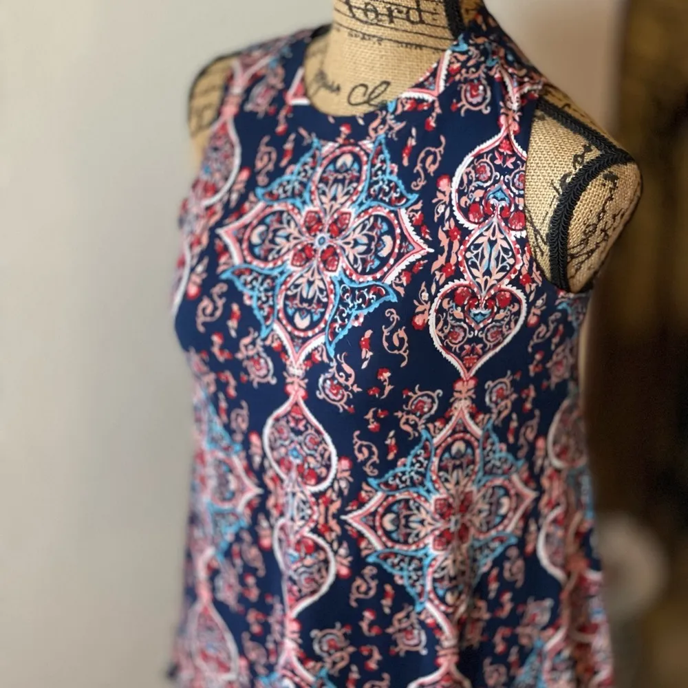 Amy Byer Mosaic Juniors top  Good Condition - Image 5