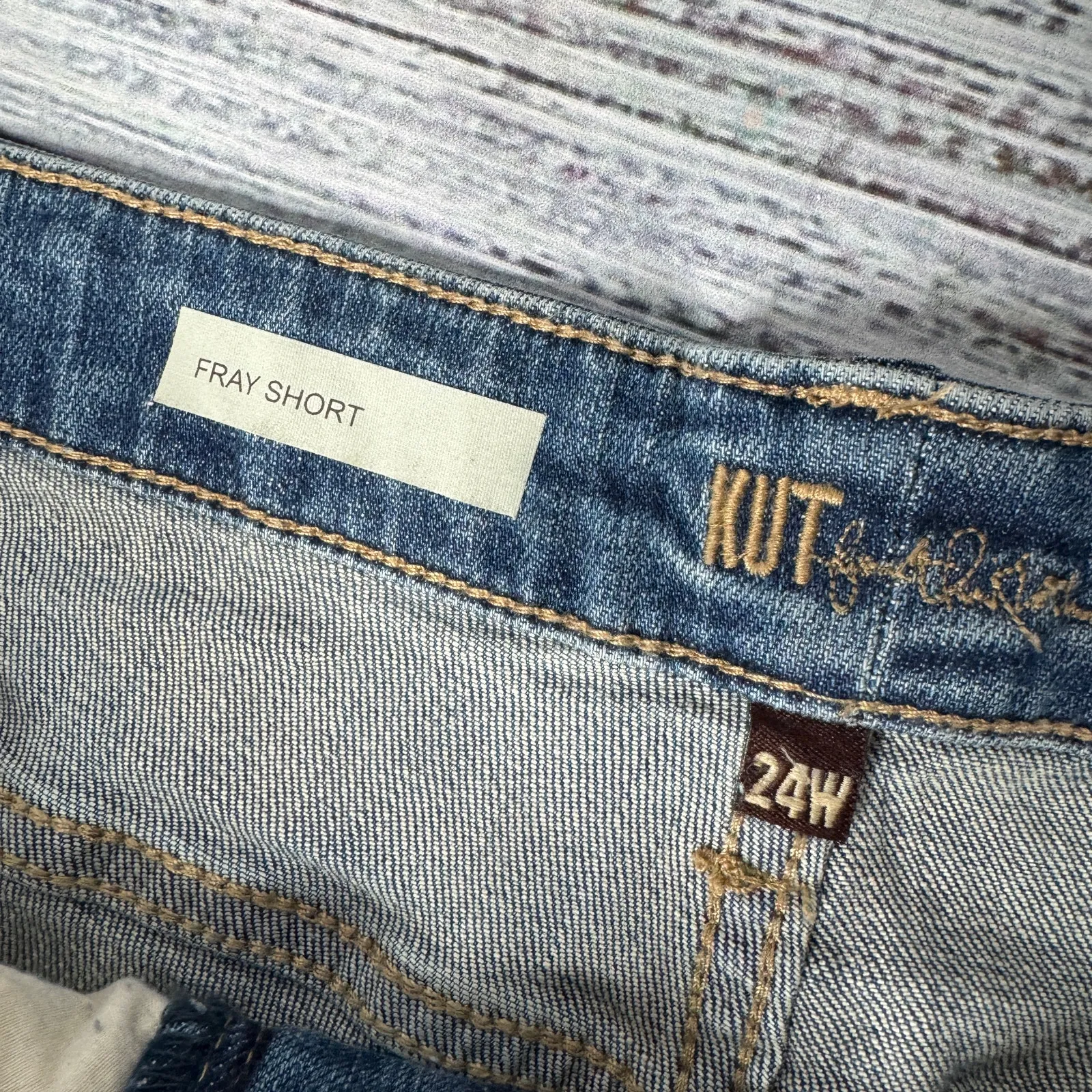 KUT From The Kloth Fray Hem Denim Shorts Women’s Plus 24W Blue Distressed Cutoff - Image 2