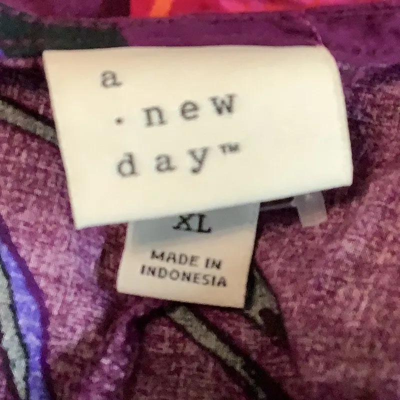 A New Day Size XL Purple and Red Bright Floral V-Neck Blouse. Preloved - Image 5