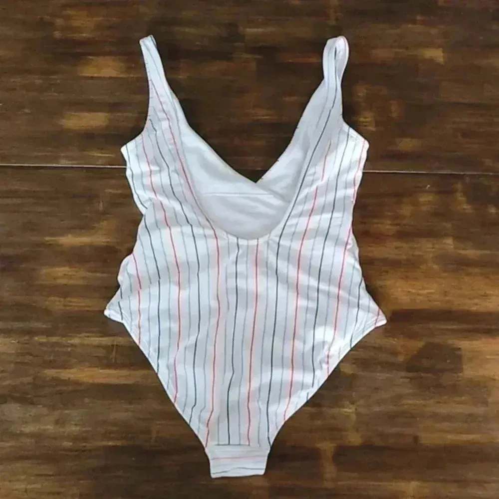 No Boundaries junior 17 artic white striped one- piece side knot tie - Image 3