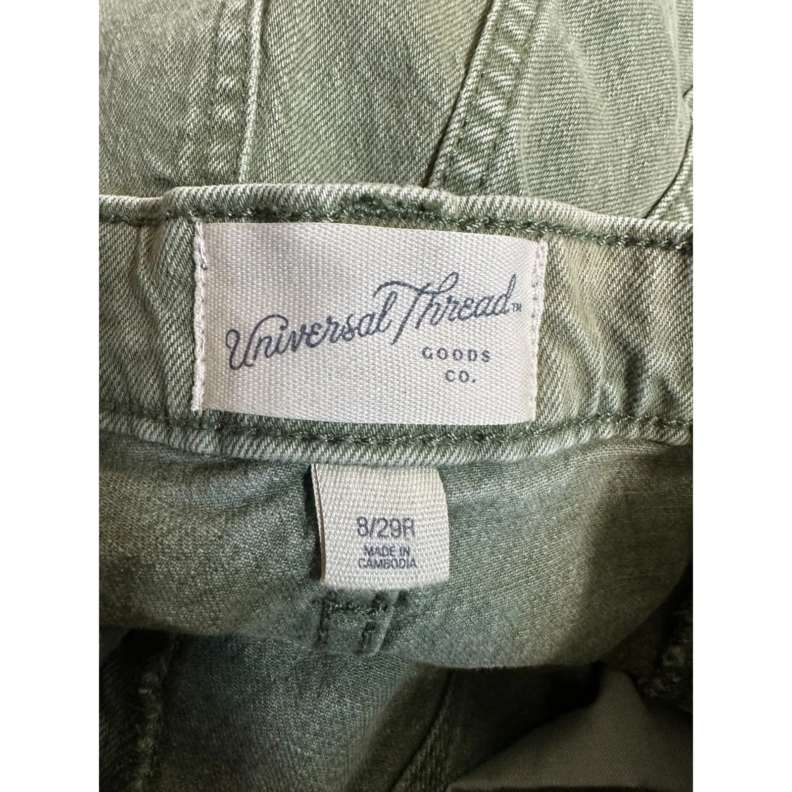 Universal Thread Green High Rise Midi Shorts Size 8 - Image 5