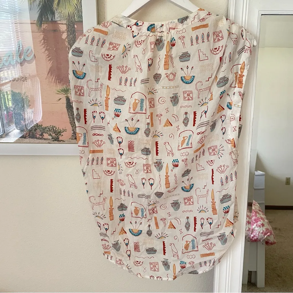 Anthropologie The Artwork of Danielle Kroll Hieroglyphic Novetly Print Top XS - Image 7