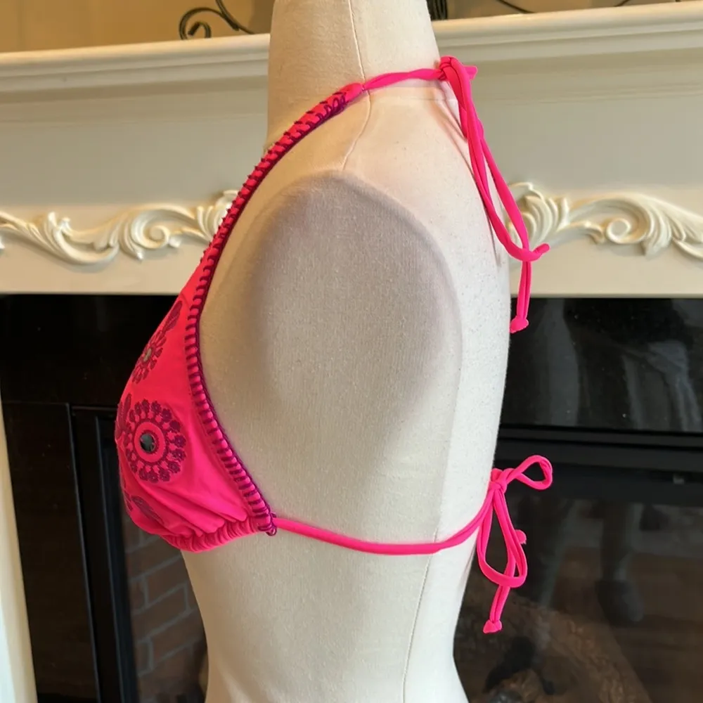 Neon Pink Bikini Swimsuit Top Embroidered Womens Medium - Image 5