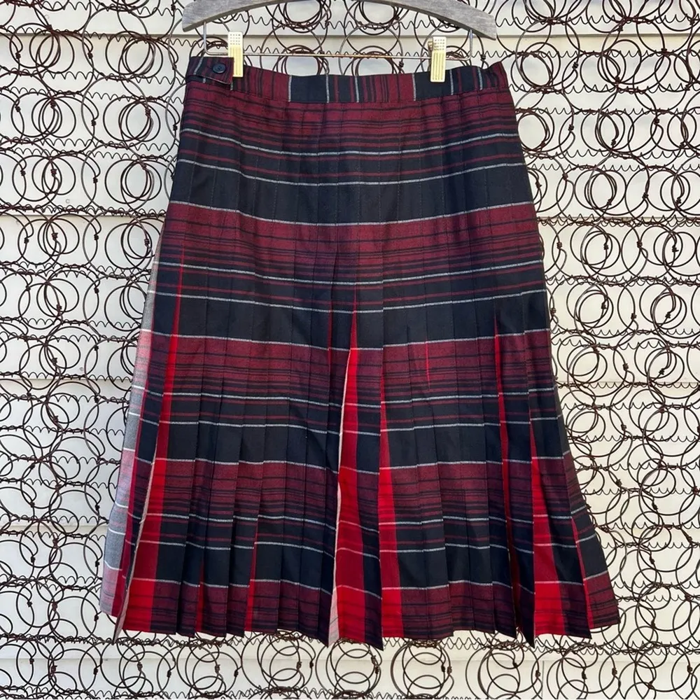 Pendleton Woolen Mills reversible red black tartan plaid pleated skirt Size 6 - Image 9