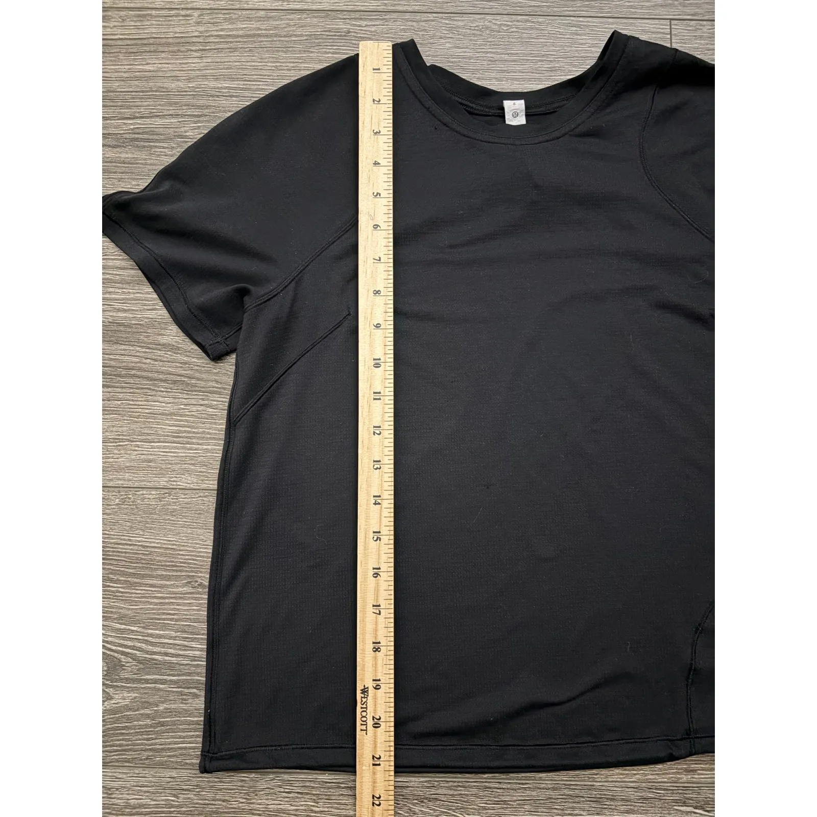 Lululemon Lightweight Cinched Hem Hiking T-Shirt Black size 8 - Image 7