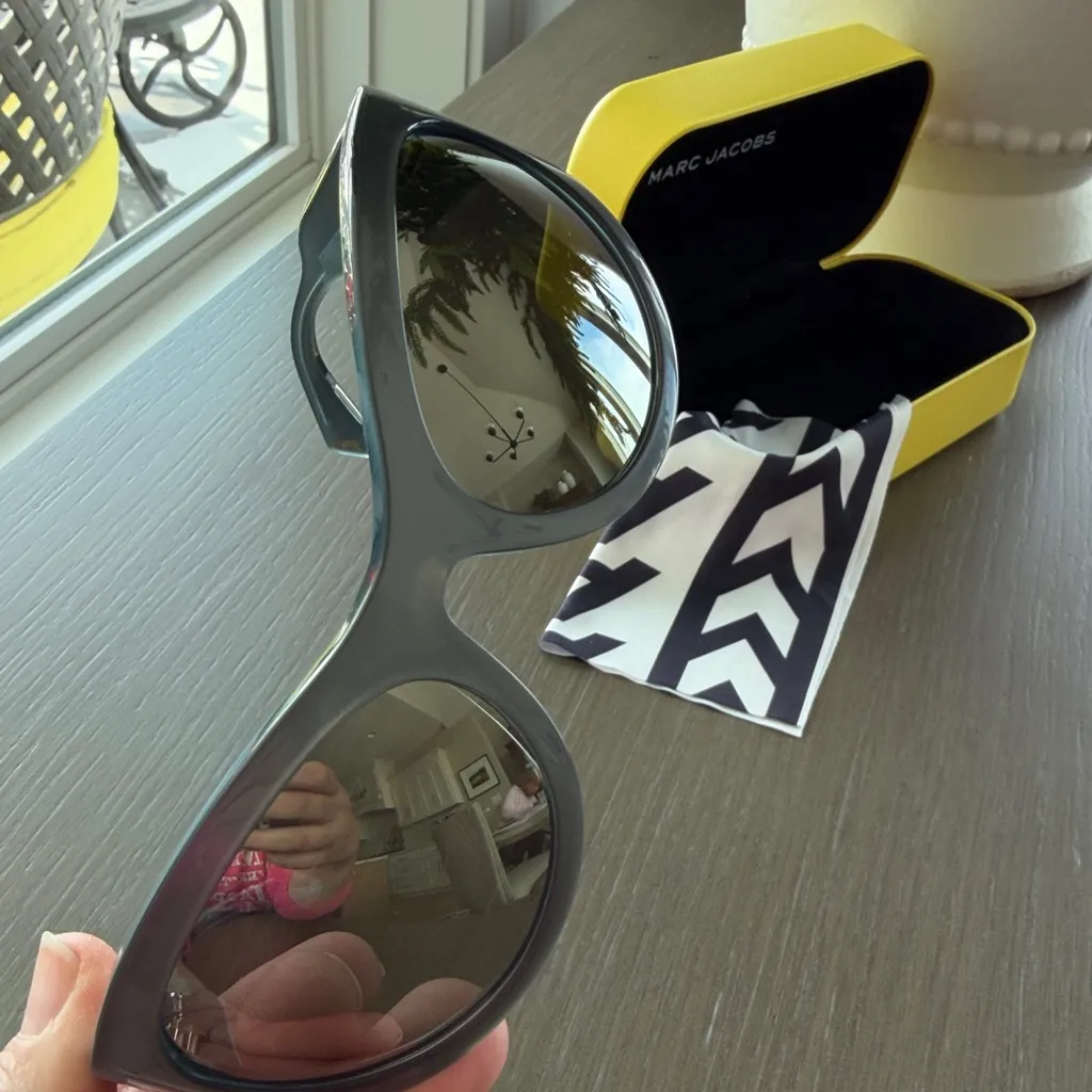 Marc Jacobs Sunglasses NEW - Image 5