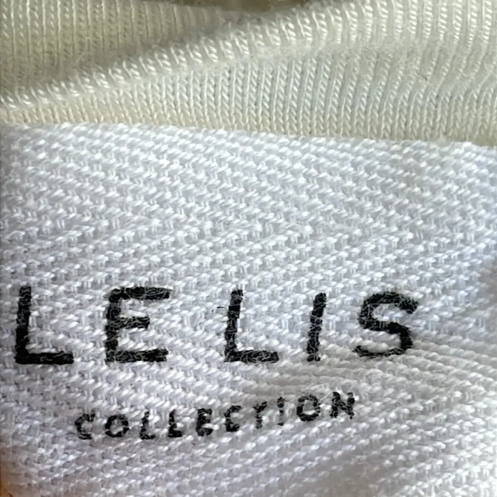 Le Lis White ROAR Graphic Crop Top - Image 5