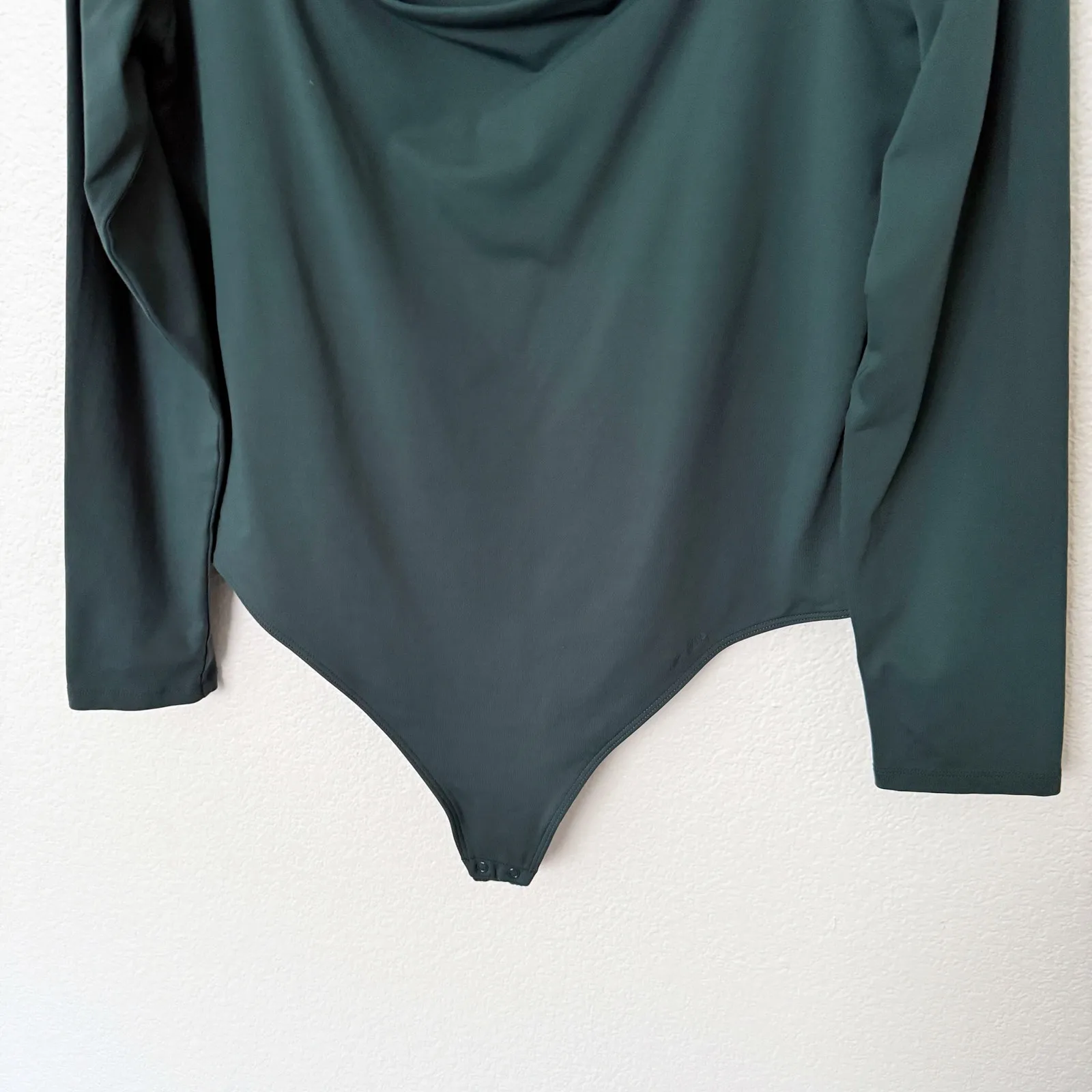 [Aritzia] Scarab Green Original Contour Square Neck Long Sleeve Bodysuit Sz 2XL - Image 8