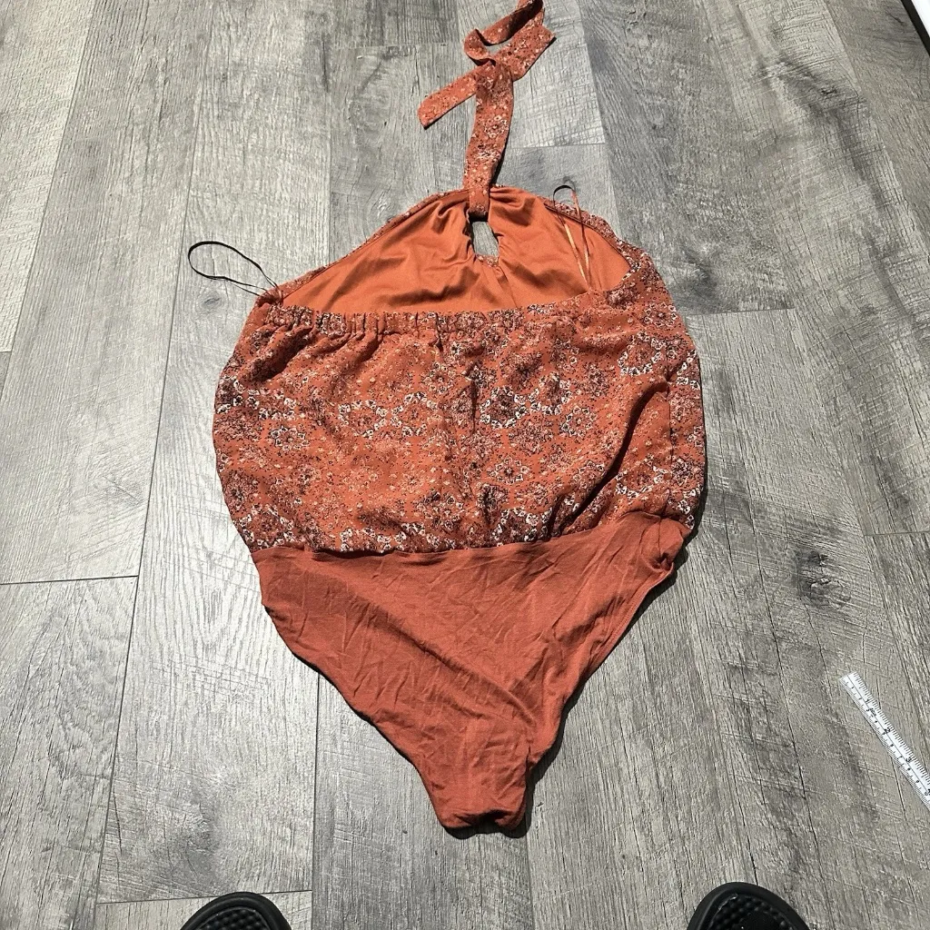 maurices medium Women’s Halter Orange Bodysuit Top Tank Shirt blouse flowy tie - Image 3