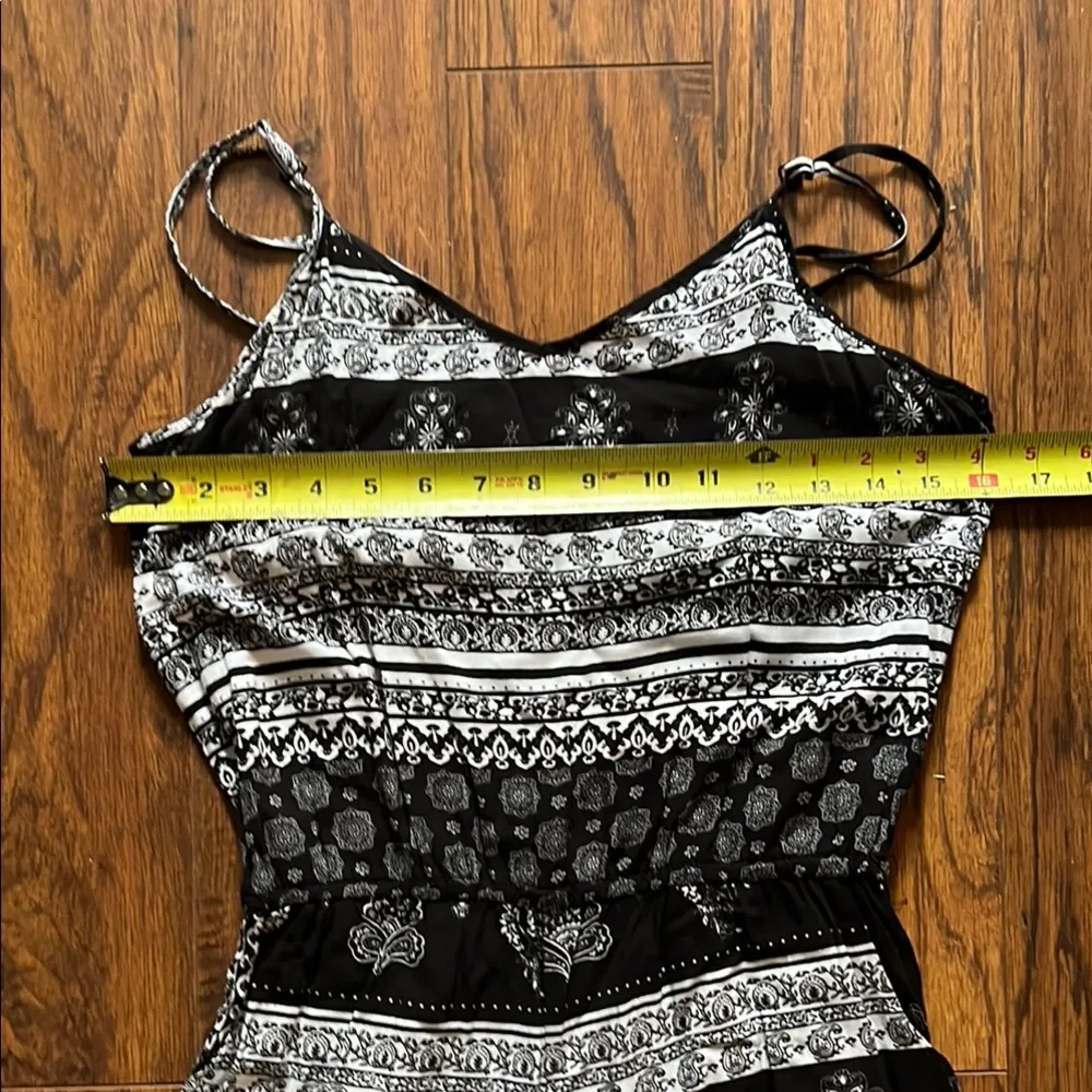 Black and White Patterned Romper Size undefined - Image 10