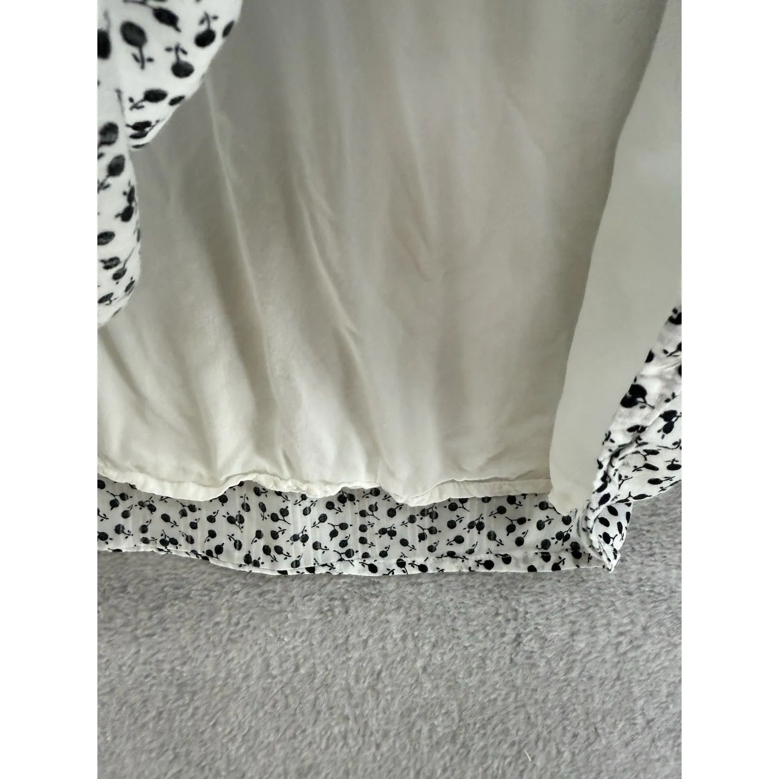 LOFT Ann Taylor Women's Blouse Sleeveless Size Medium Black Roses Lined - Image 3