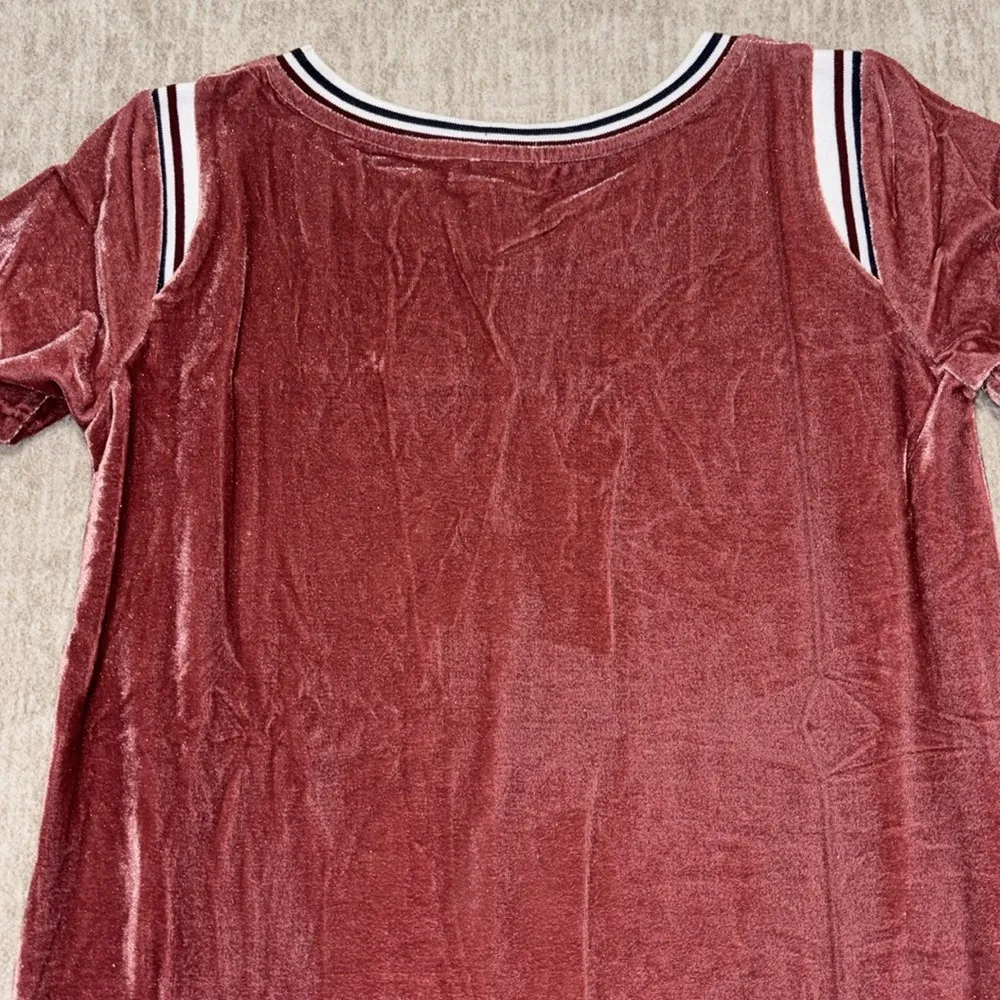 Small POL dusty pink velvet top crochet lace neck sporty flare long - Image 5