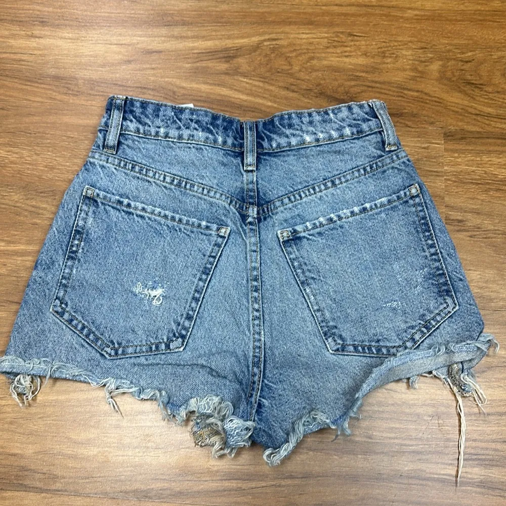 High Waisted Medium Wash Raw Hem Denim Shorts Button fly Shorts Sz 0 - Image 6