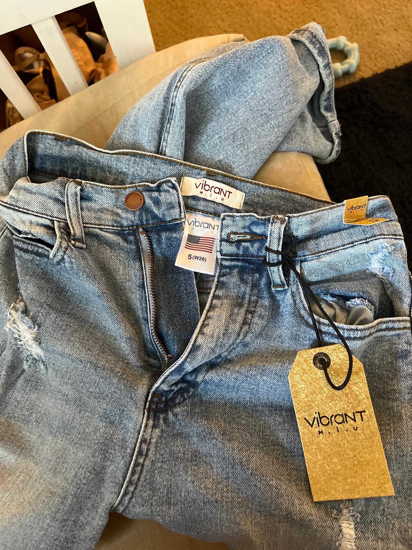 NWT Light Wash Mom Jeans Size 26 - Image 3