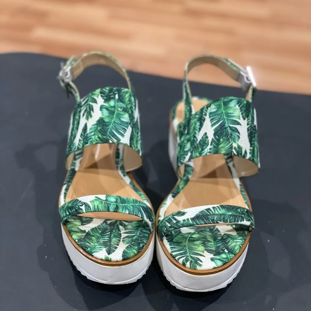 SCHUTZ Telsa Palm Leaf Print Platform Wedge Sandals Slingback Green Sz 8.5 Women - Image 3