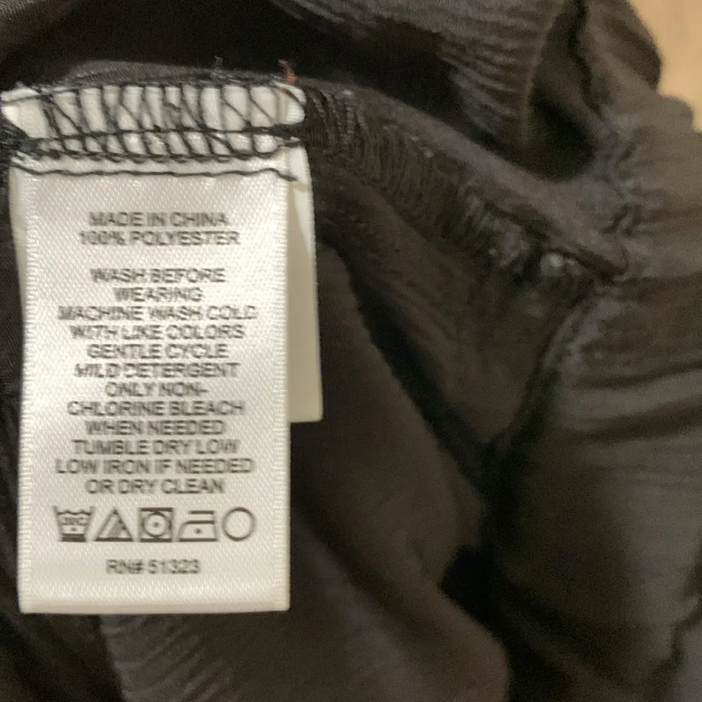 CeCe black drawstring capri 21” inseam woman size 12 - Image 5