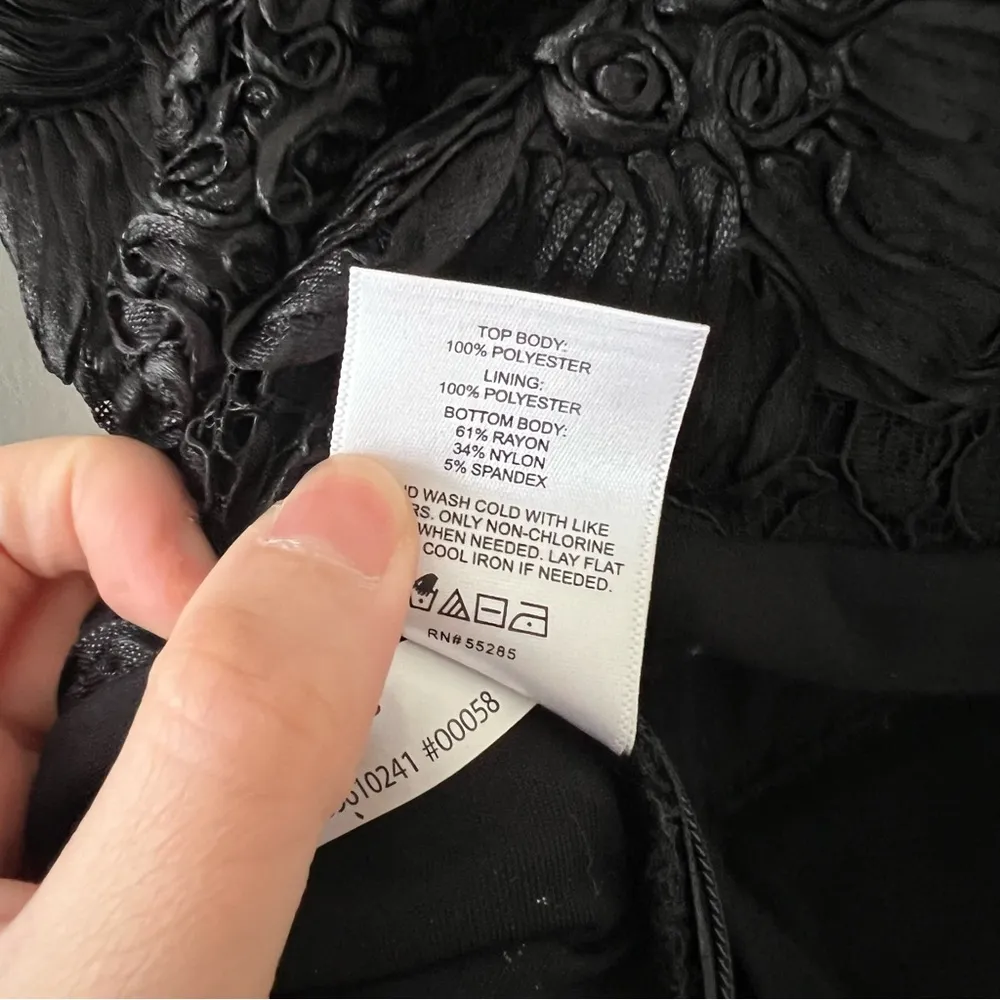 Express Black Rosette Floral Crochet Deep V Neck Long Sleeve Bodysuit XSmall NWT - Image 6