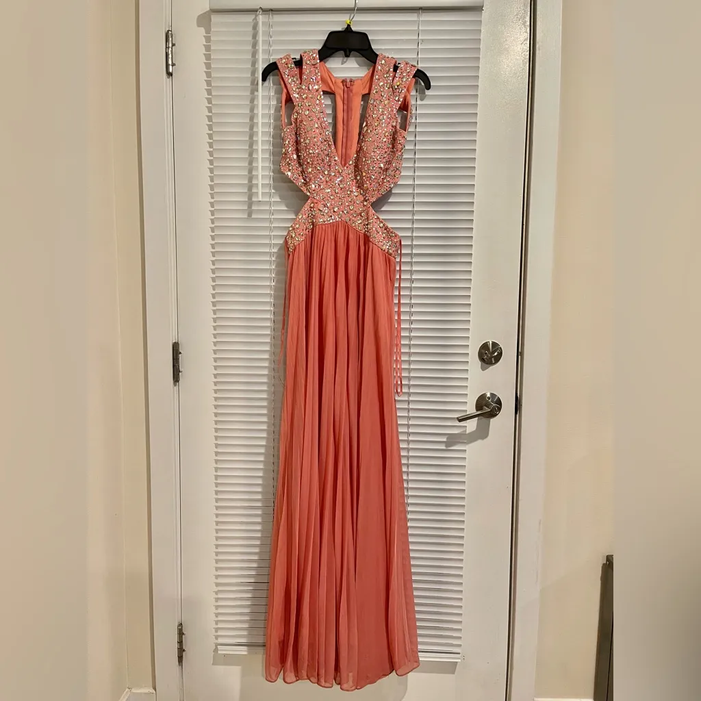 BETSY & ADAM Cut-out Sides A-line V-neck Beading Prom Long Deess - Image 3