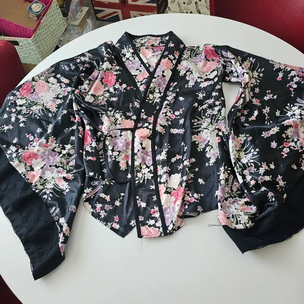 Black Floral Lace Kimono Robe Petticoat Skirt and wrap bow set Pink Size L - Image 4
