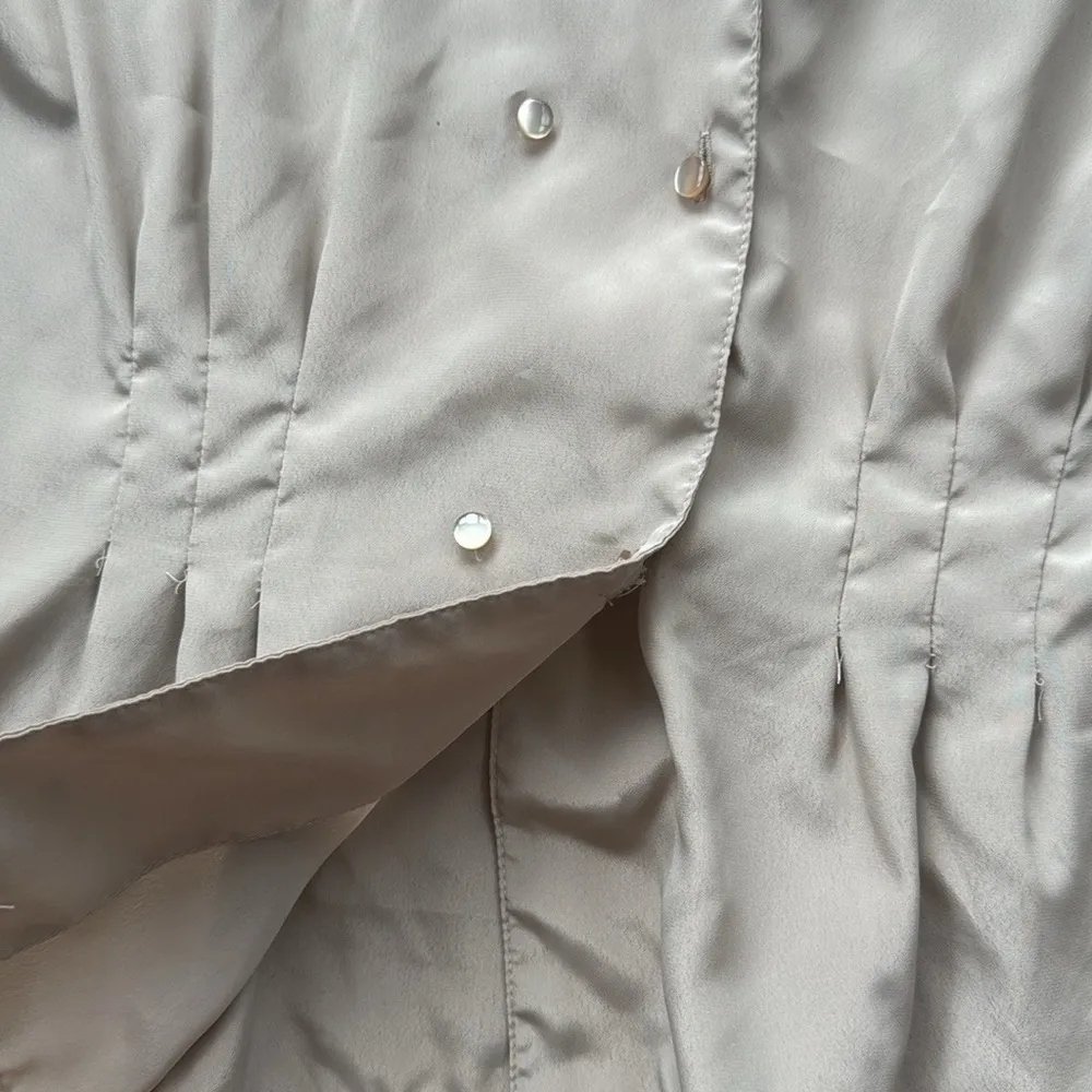 Vintage Susan Hutton Pleated Button Down Blouse Beige 12 Tan - Image 2