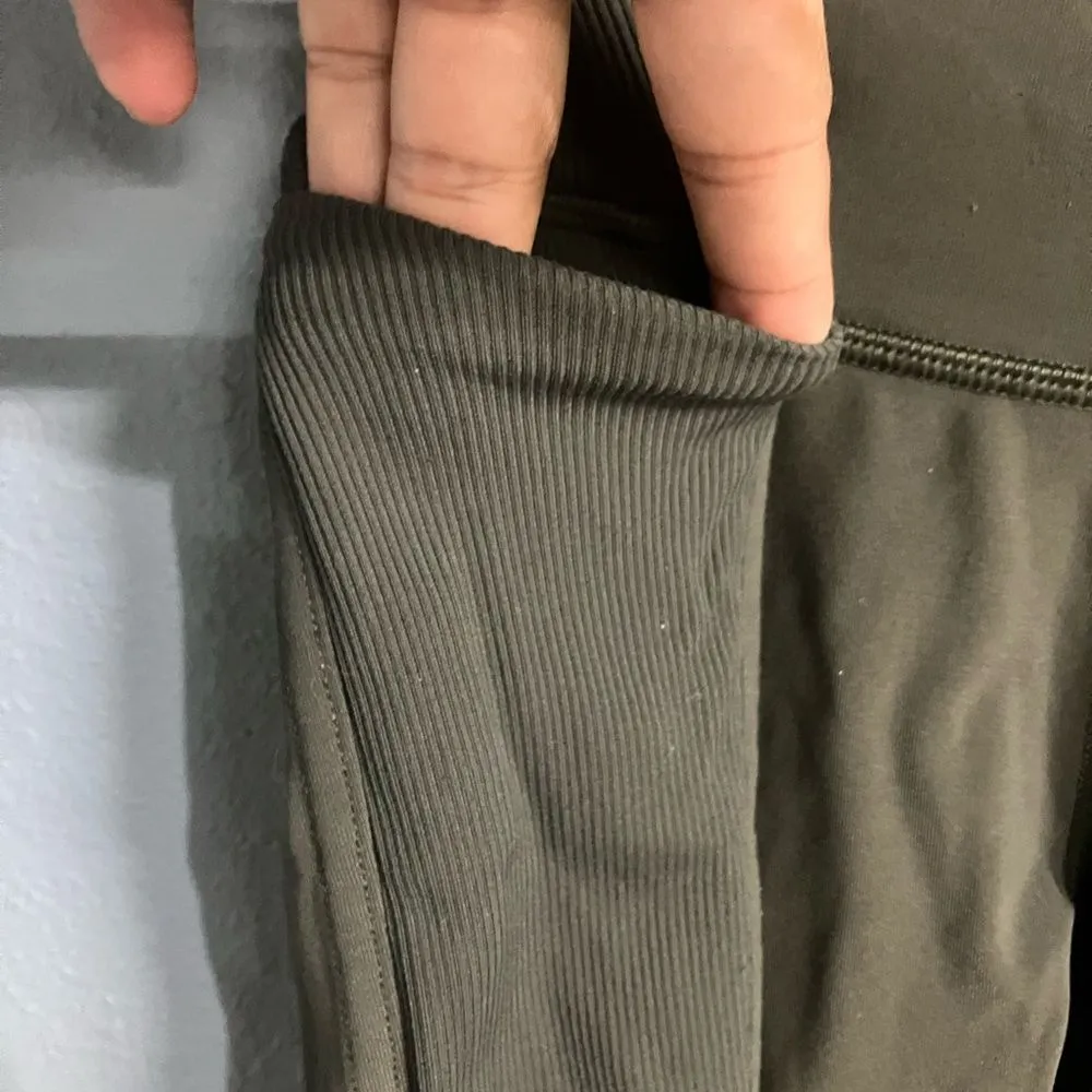 ❌Lululemon Olive Green Women's ribbed side detail pocket leggings size 2 - Image 3