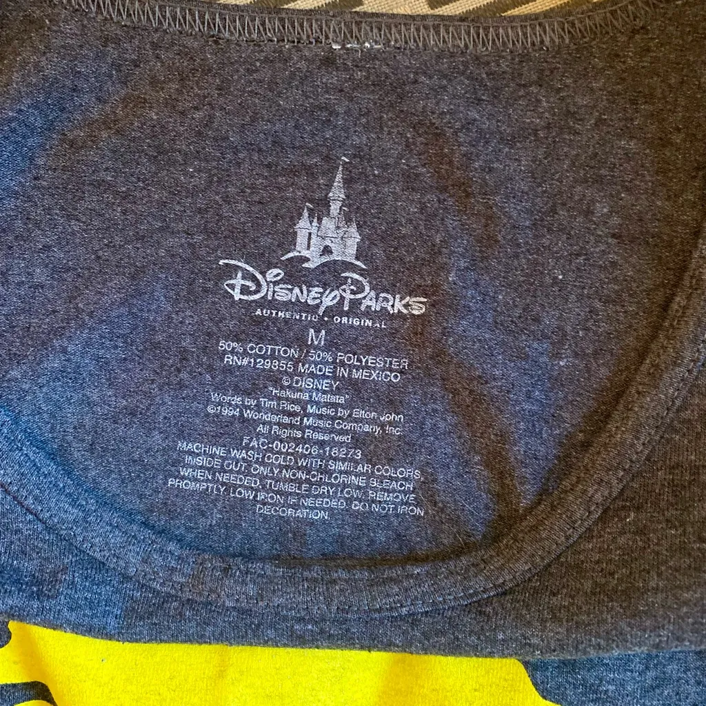 Disney Parks Animal Kingdom The Lion King "No Worries" Gray Tank - Image 5