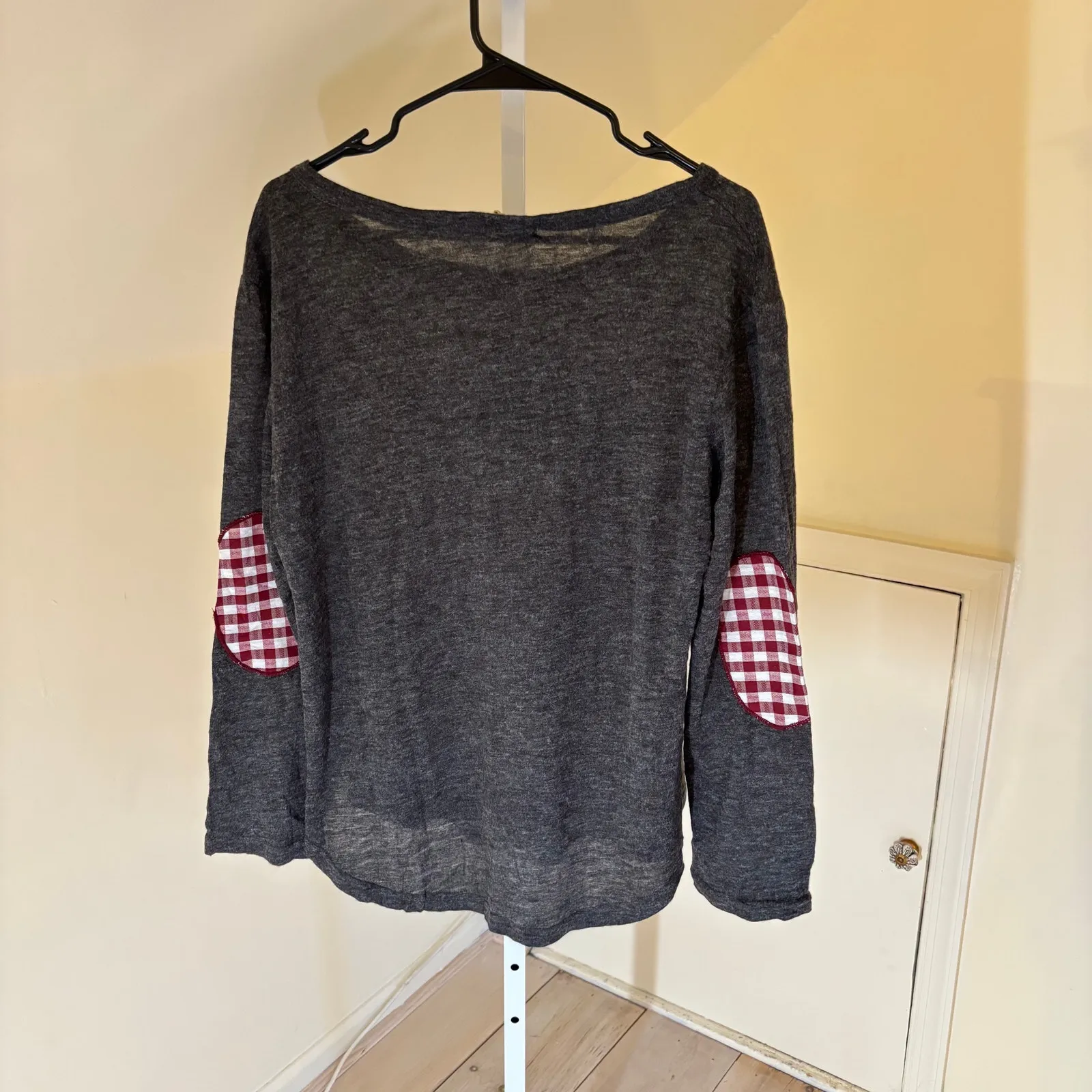 Southern Grace NWT Women's Long Sleeve Gray Christmas "Noel" Sweater Size M - Image 7