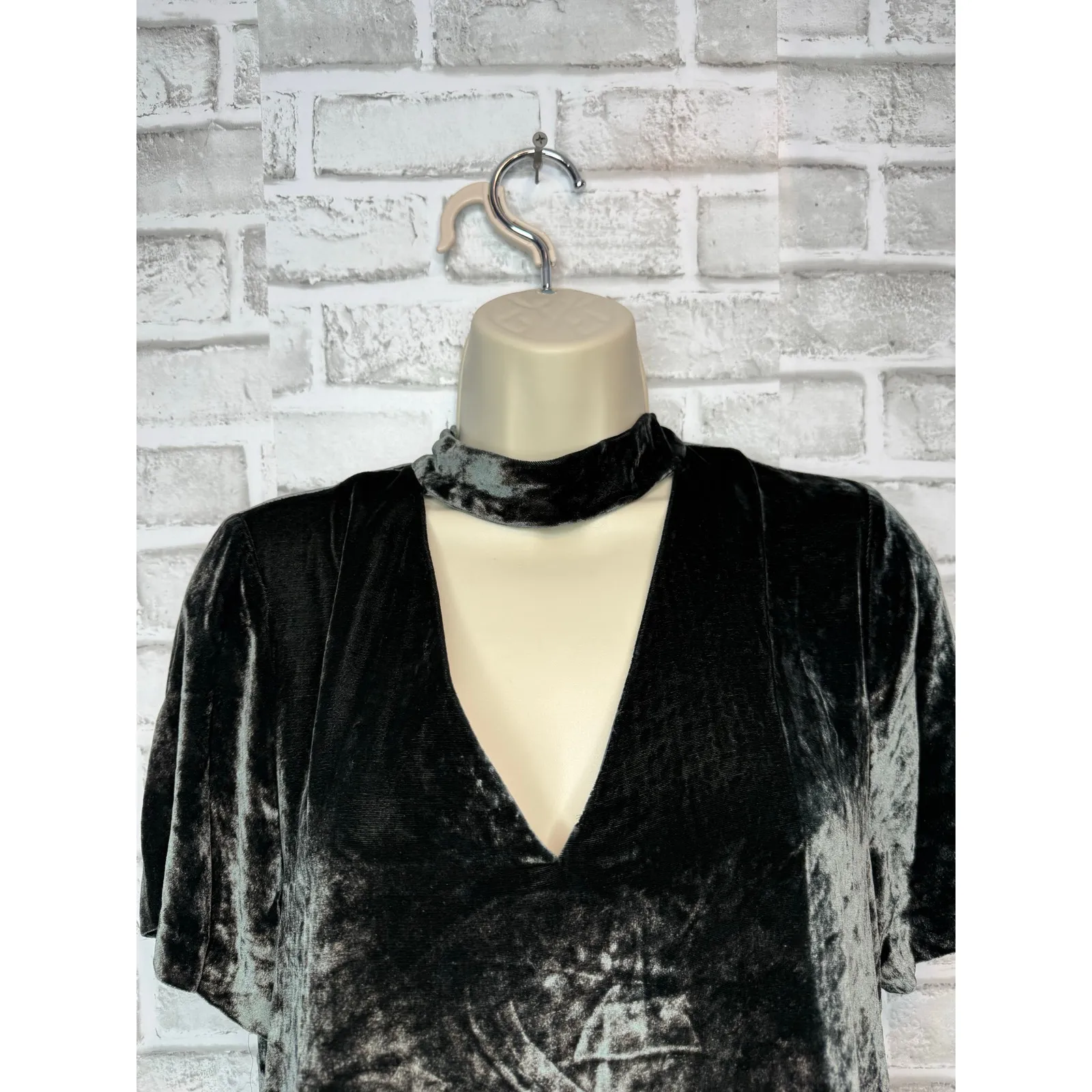 Madewell Choker Collar Viscose & Silk Vneck Tee Dark Metal Women's Small - Image 4