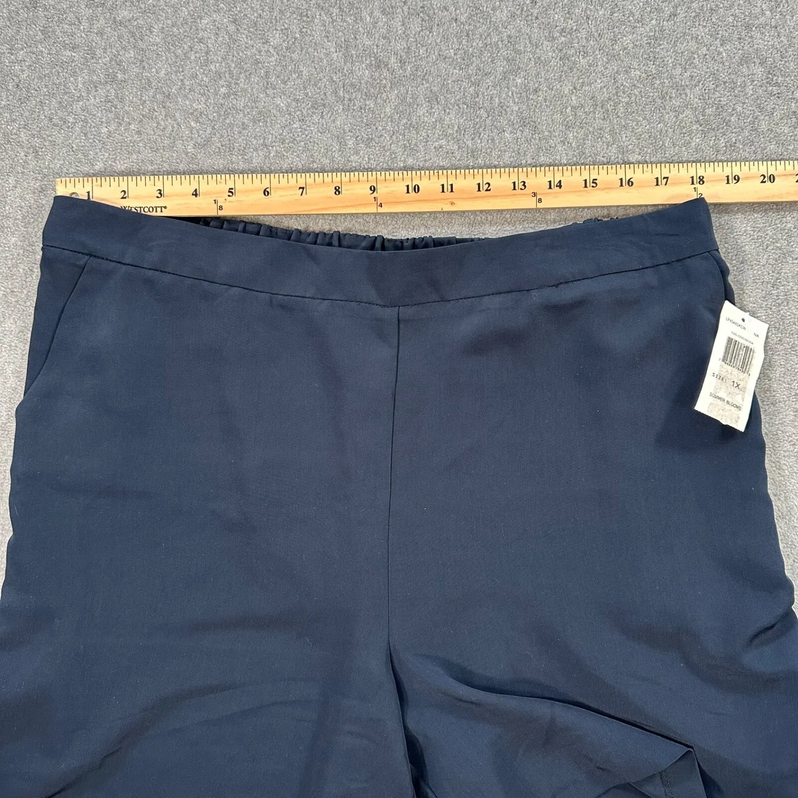 Gibson Latimer Shorts Women's 1X High Rise Flat Front Navy Blue Satin Stripe - Image 4