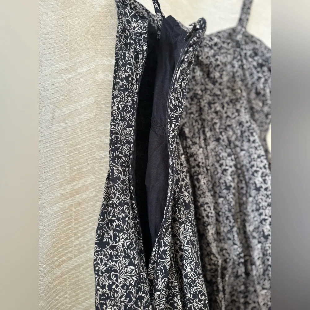 Converse  fit & flare spaghetti strap black & white dress - Image 10