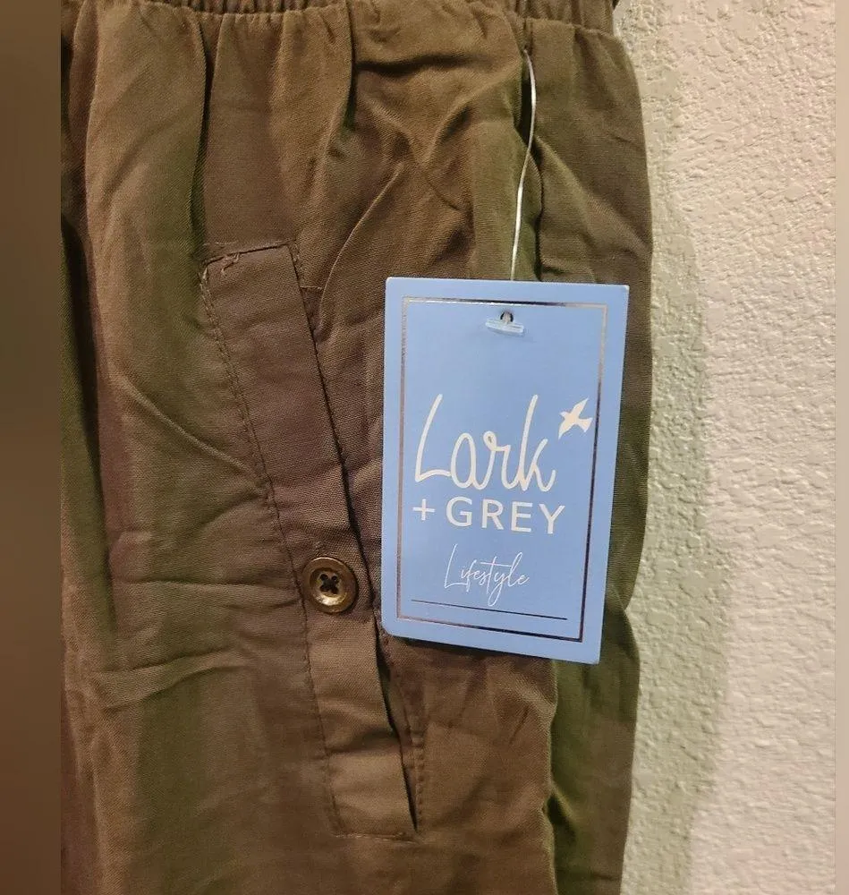 Lark + Grey Green Pull Up Shorts Size XL - Image 3