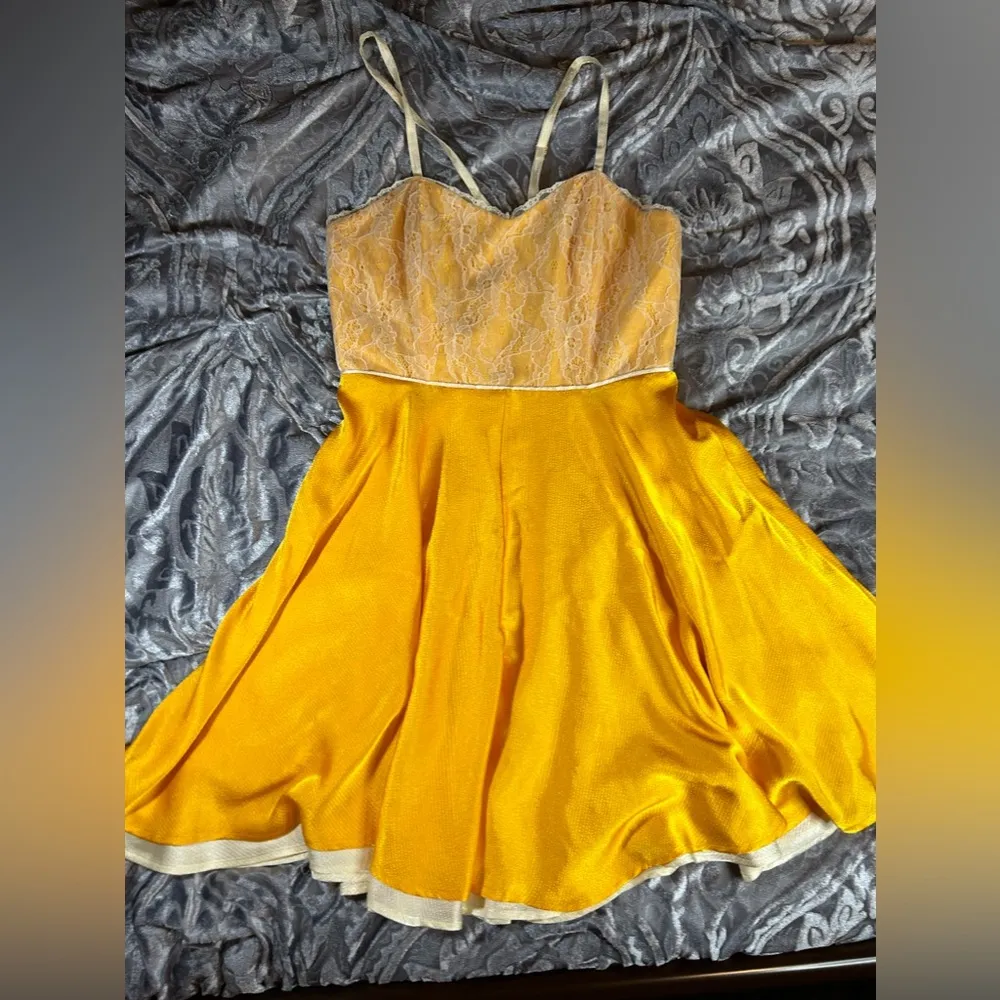 Caitlin Michelle Yellow Fit & Flare Dress with Lace Bodice Sz 6 - Image 10