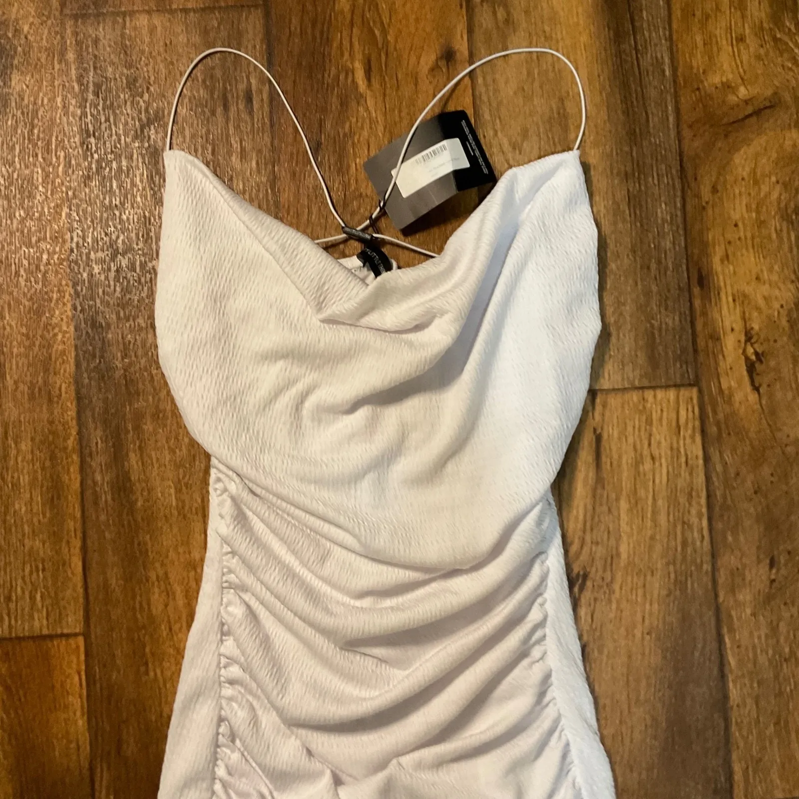 Pretty Little Things Dress Size 8 Fitted Spaghetti Straps Rouched White  Knee Ln - Image 2