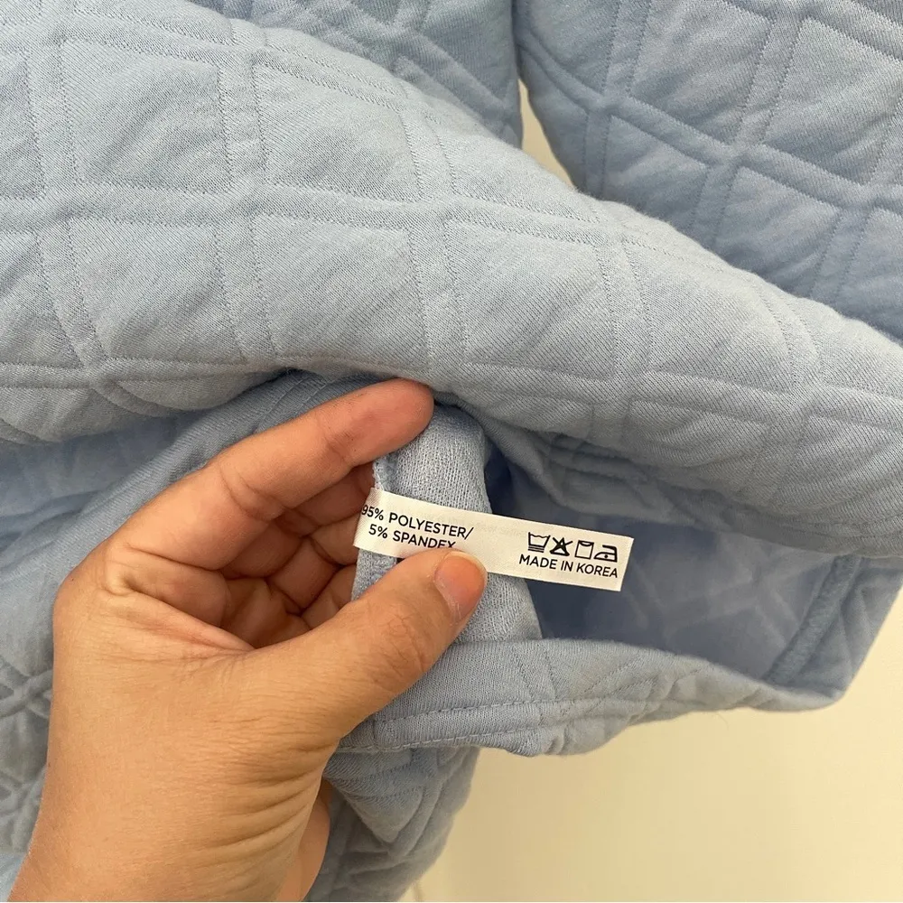 Tuckernuck Tnuck Sport Hydrangea Blue Quilted Crewneck Pullover - Image 4