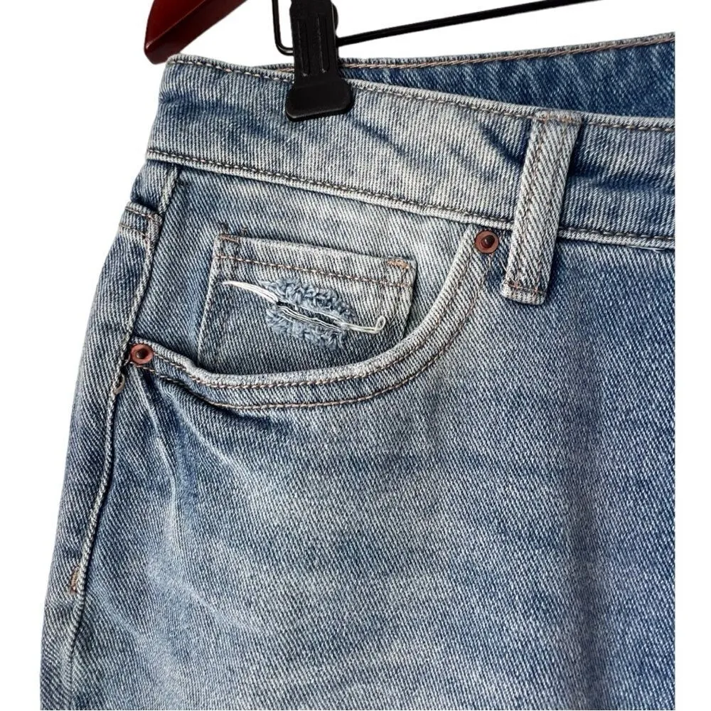 WOMEN'S TIME TRU 14 High Rise blue Straight Crop Jeans Light Wash Distressed. - Image 3